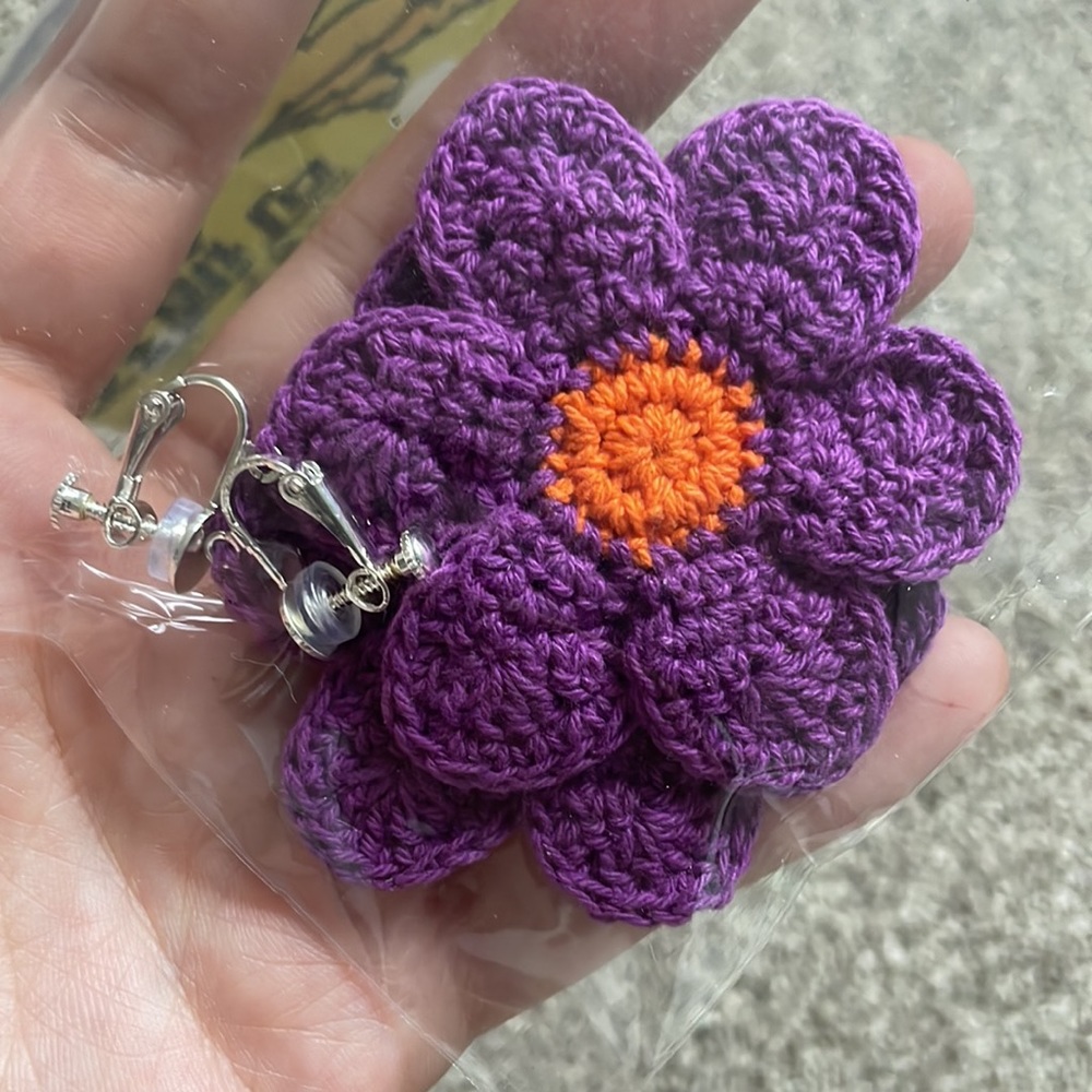 Little Banana hand made purple sun flower ear clips, new - Picture 5 of 6